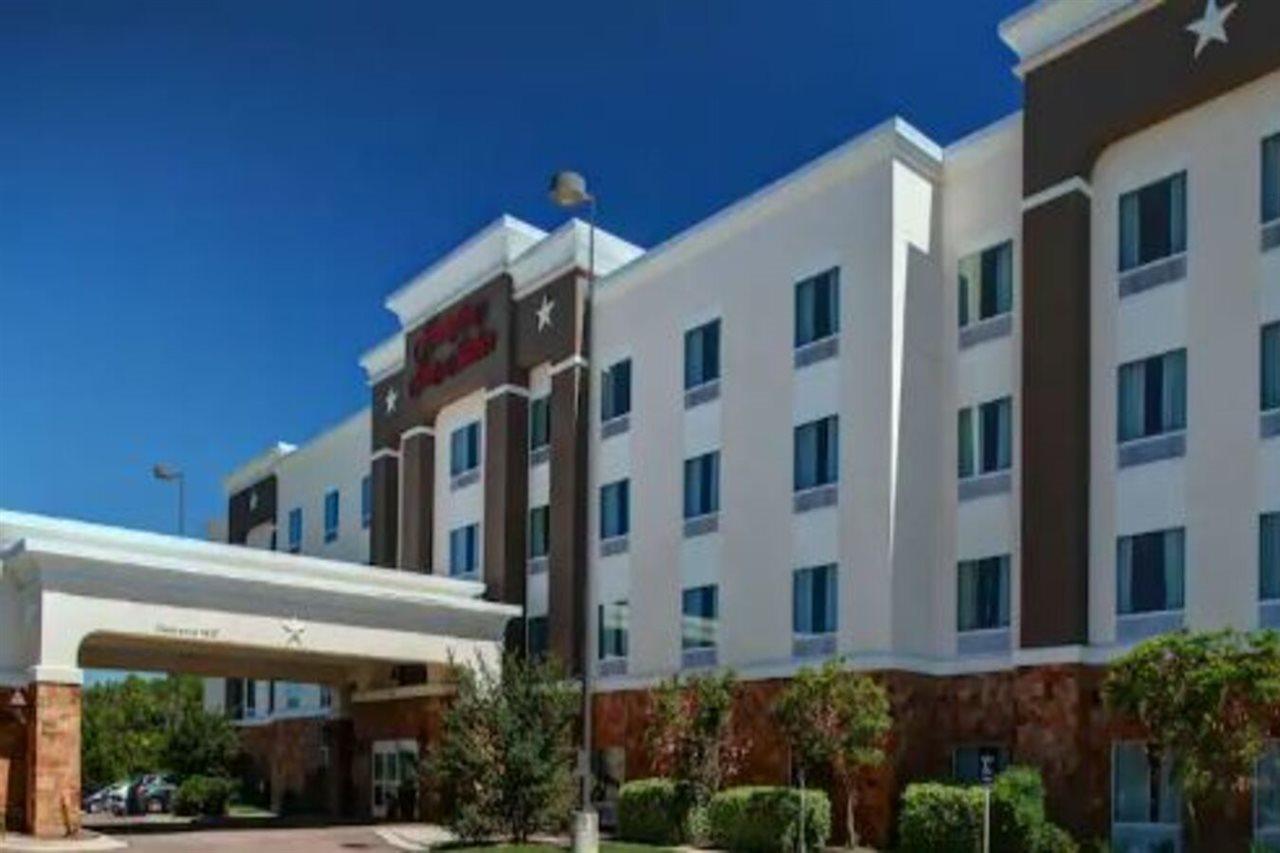 Hampton Inn & Suites Boerne Exterior photo