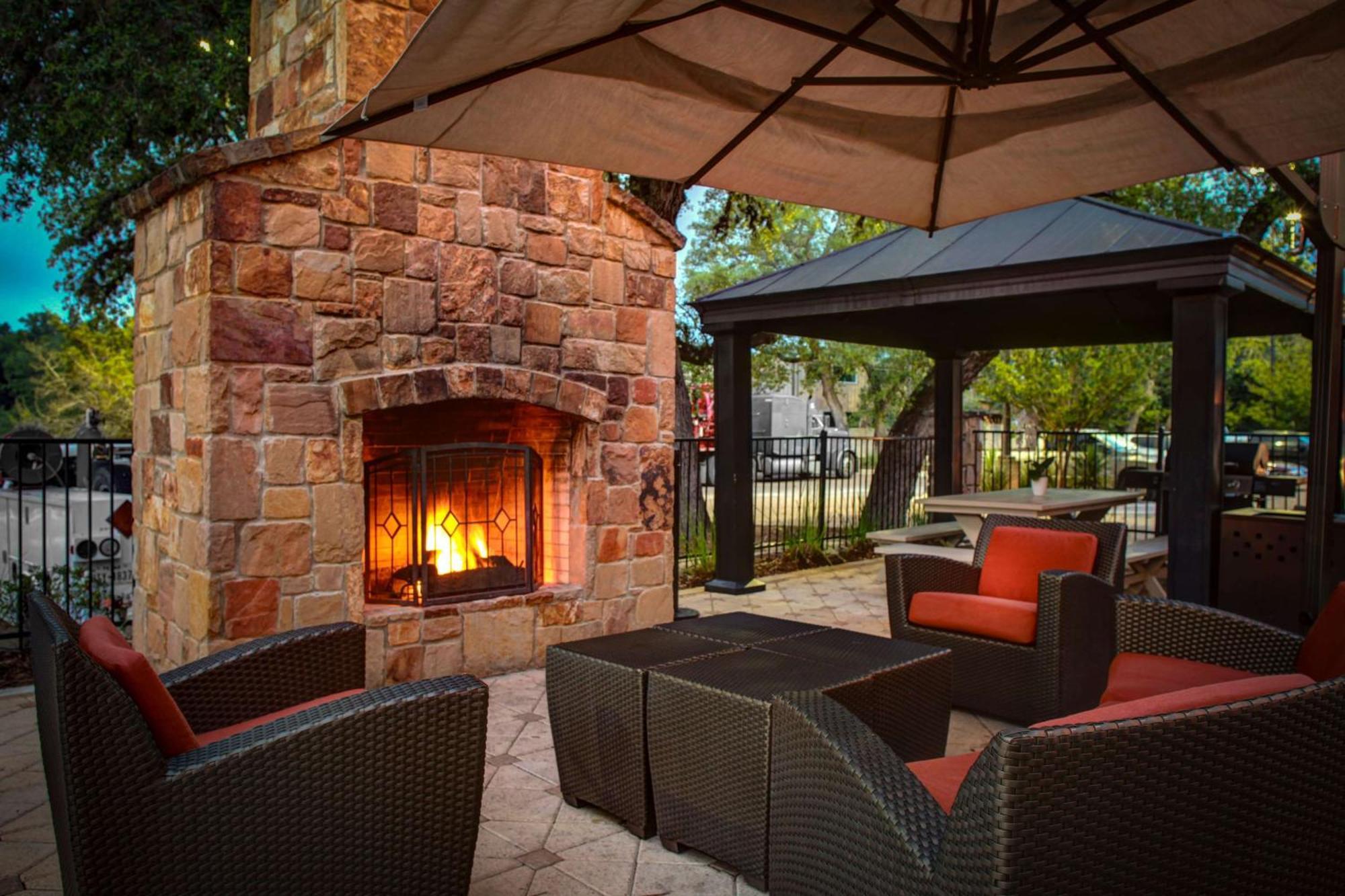 Hampton Inn & Suites Boerne Exterior photo
