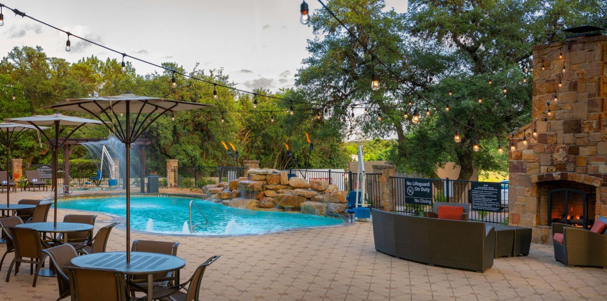 Hampton Inn & Suites Boerne Exterior photo