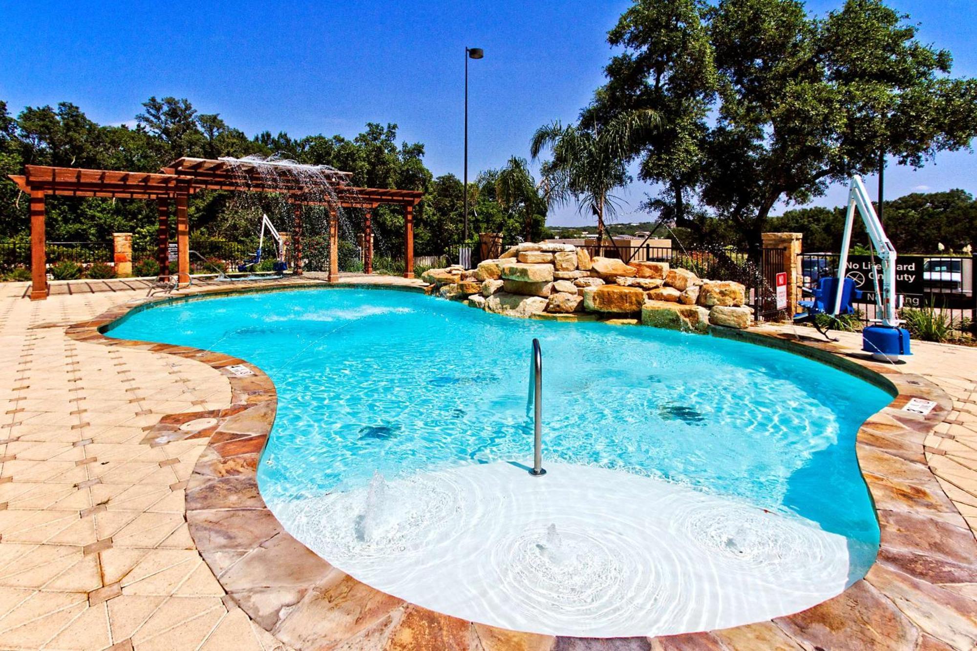 Hampton Inn & Suites Boerne Exterior photo