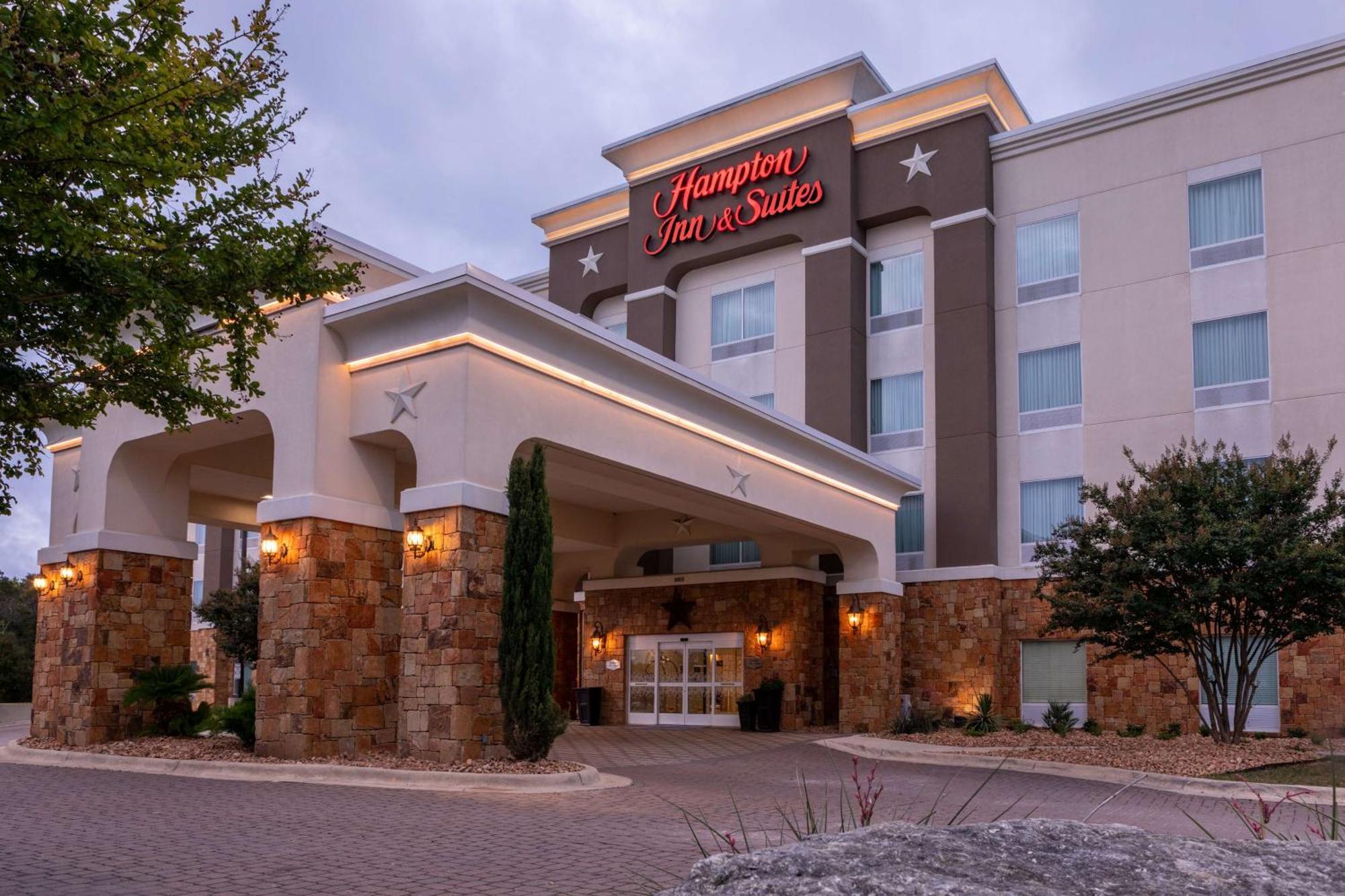 Hampton Inn & Suites Boerne Exterior photo